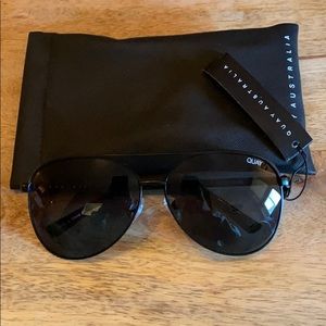 NWT Quay Oversized Black Aviator Sunglasses